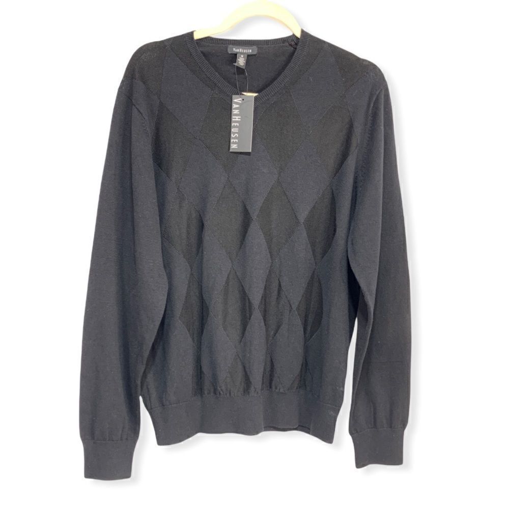 𝅺VAN Heusen Black on Black Argyle V Neck Sweater